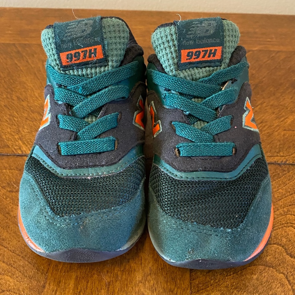 New Balance 997H Toddler Sneakers size 7.5, great pre-owned condition